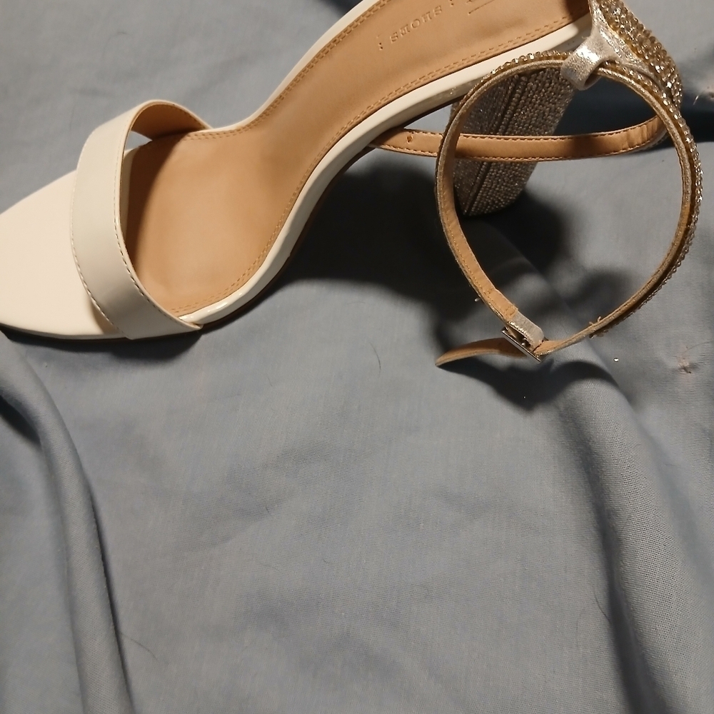 Asos brand NWT  ladies dress heels with silver embellishments.  Size 9 - Picture 7 of 9